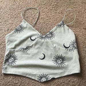 Green cropped tank top (sun moon pattern)